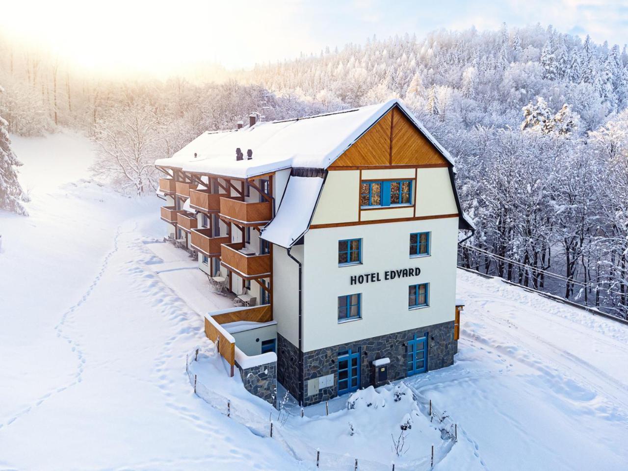 Hotel Edvard Frenštát pod Radhoštěm Zewnętrze zdjęcie